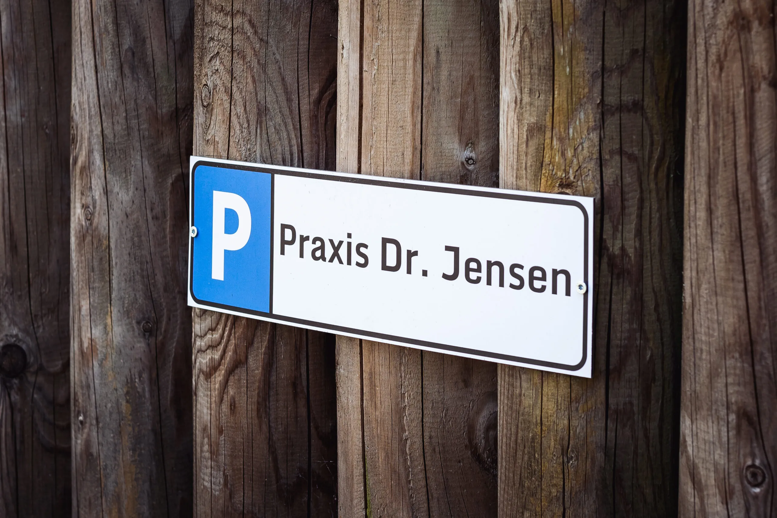 Zahnmedizinische Instrumente in der Praxis Dr. Jensen